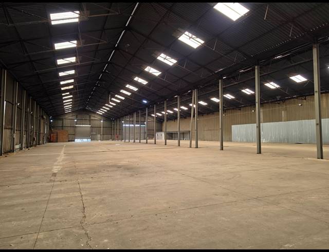 3,200M² WAREHOUSE TO LET IN GERMISTON SOUTH